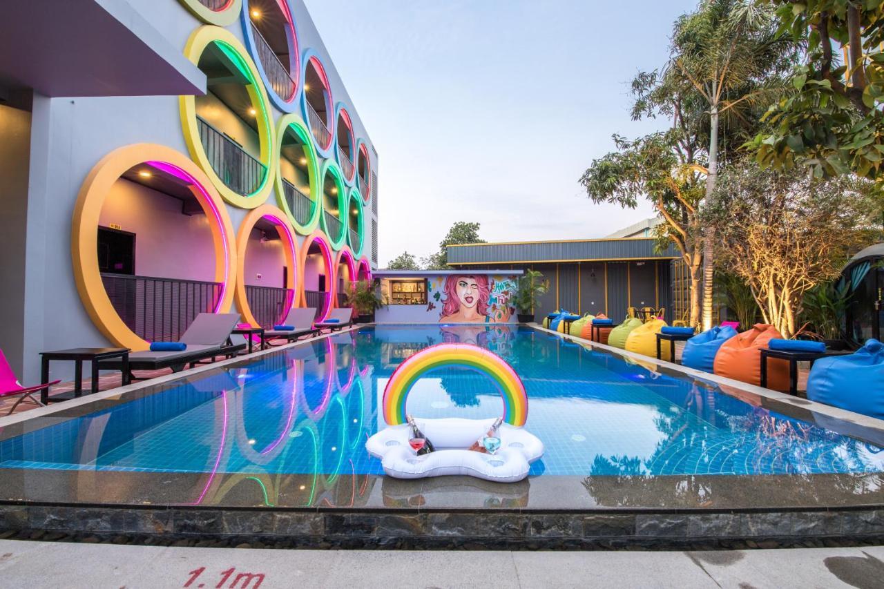 White Rabbit Hostel Siem Reap Eksteriør billede