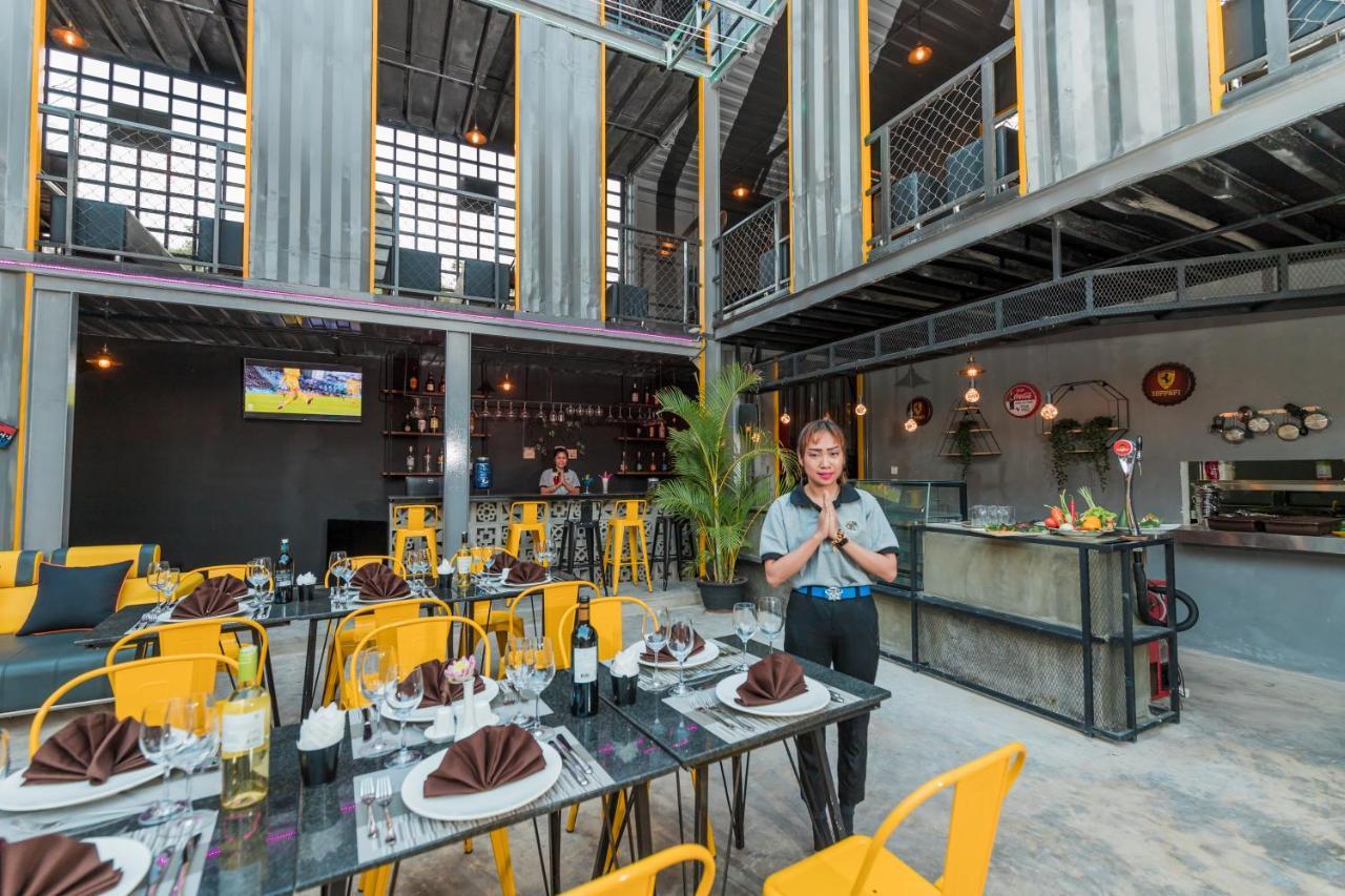 White Rabbit Hostel Siem Reap Eksteriør billede