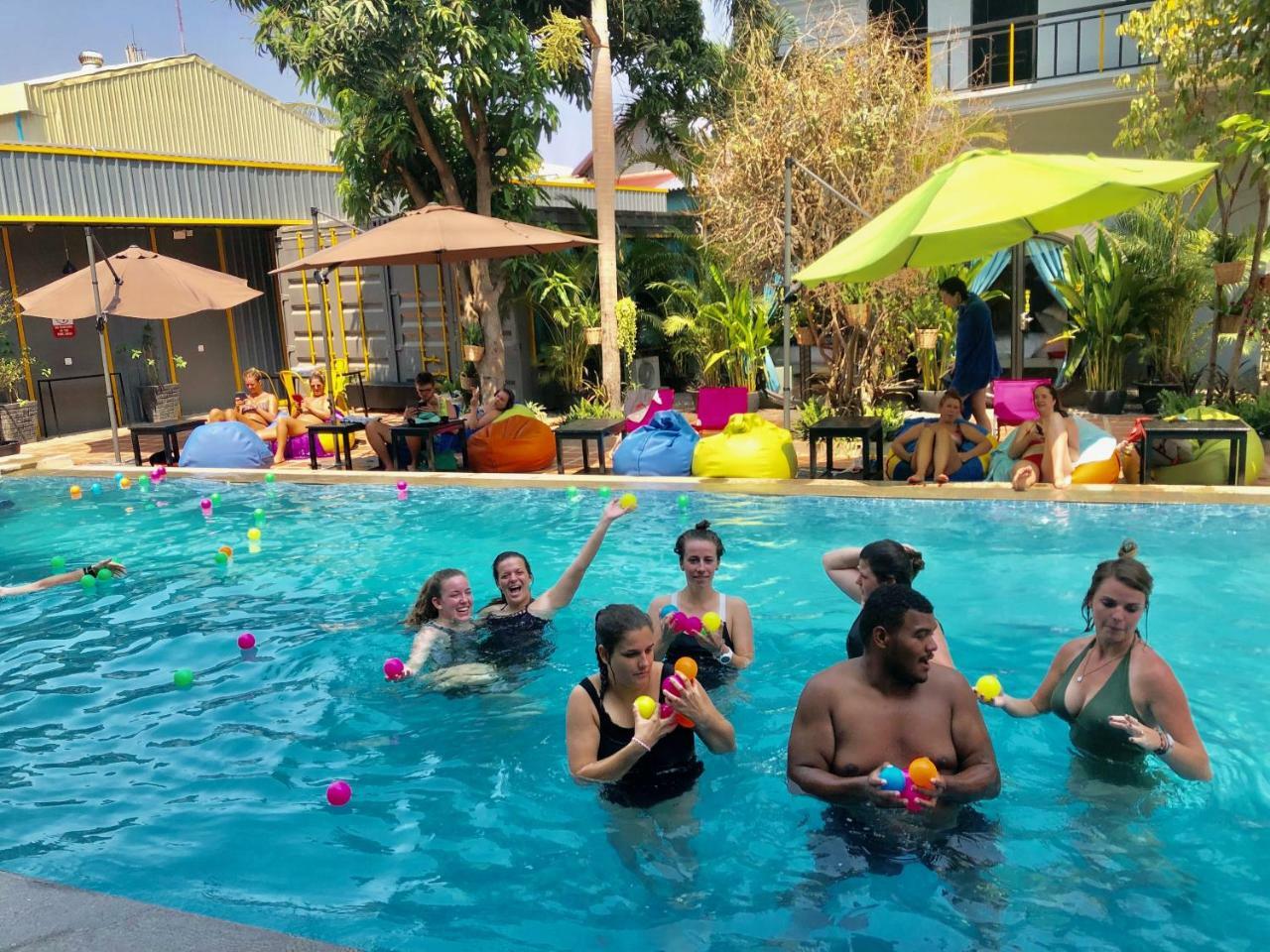 White Rabbit Hostel Siem Reap Eksteriør billede